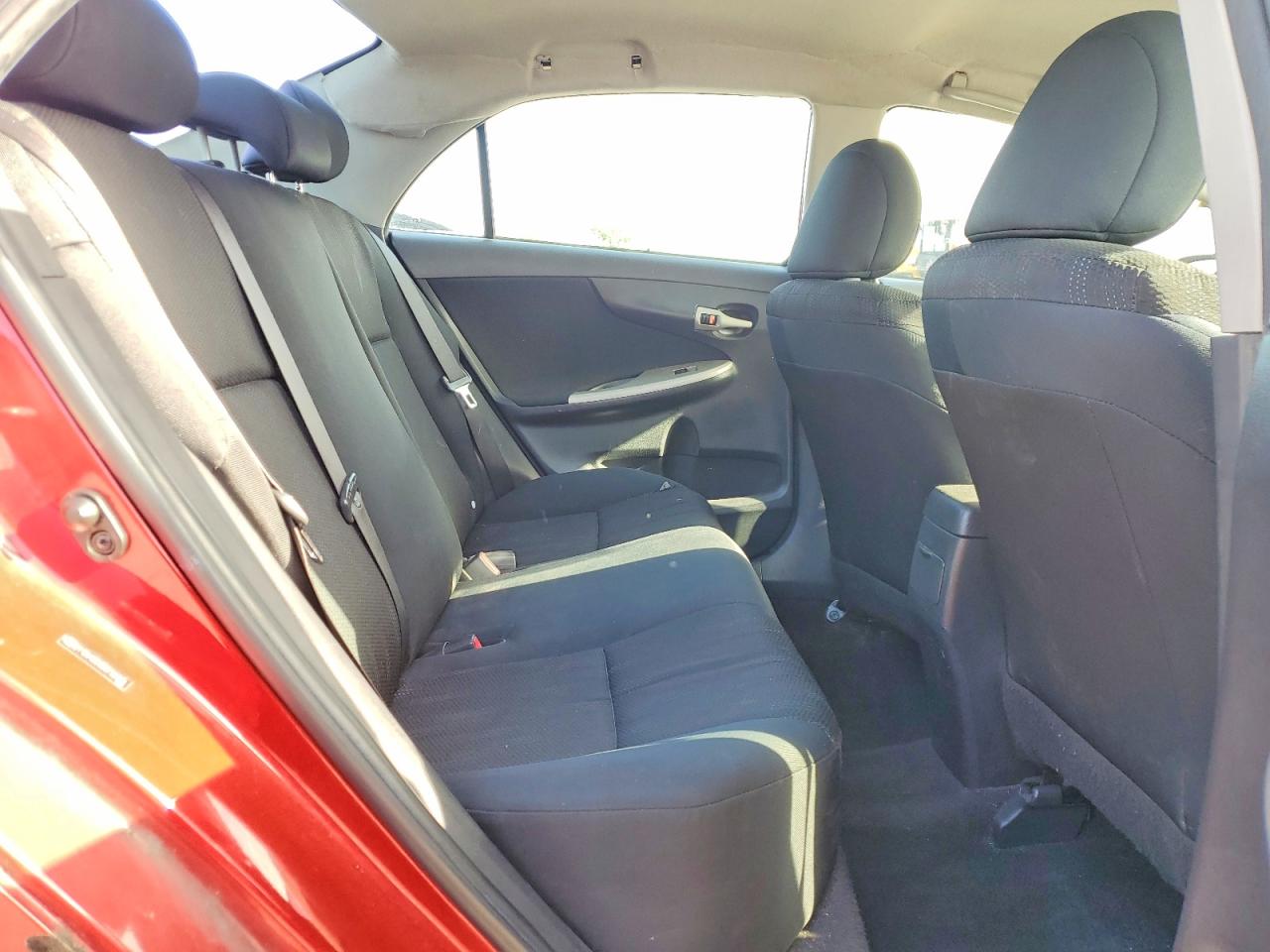2011 TOYOTA COROLLA S photo 19