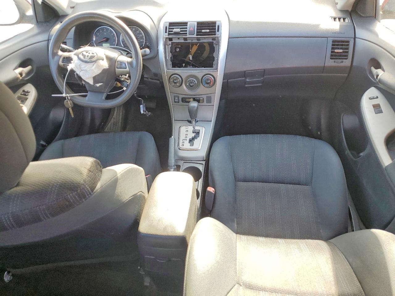 2011 TOYOTA COROLLA S photo 15