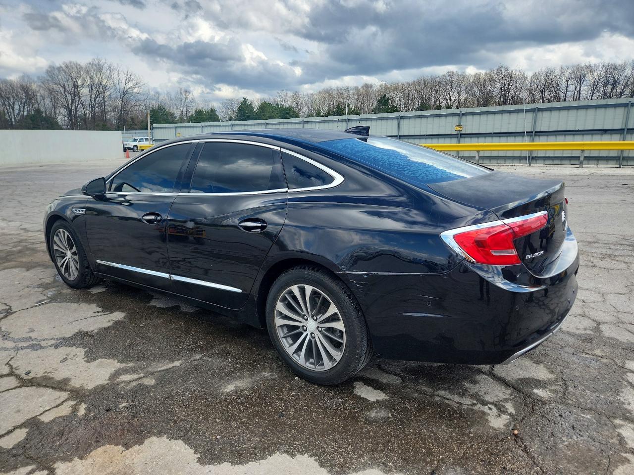 2017 BUICK LACROSSE PREMIUM photo 3