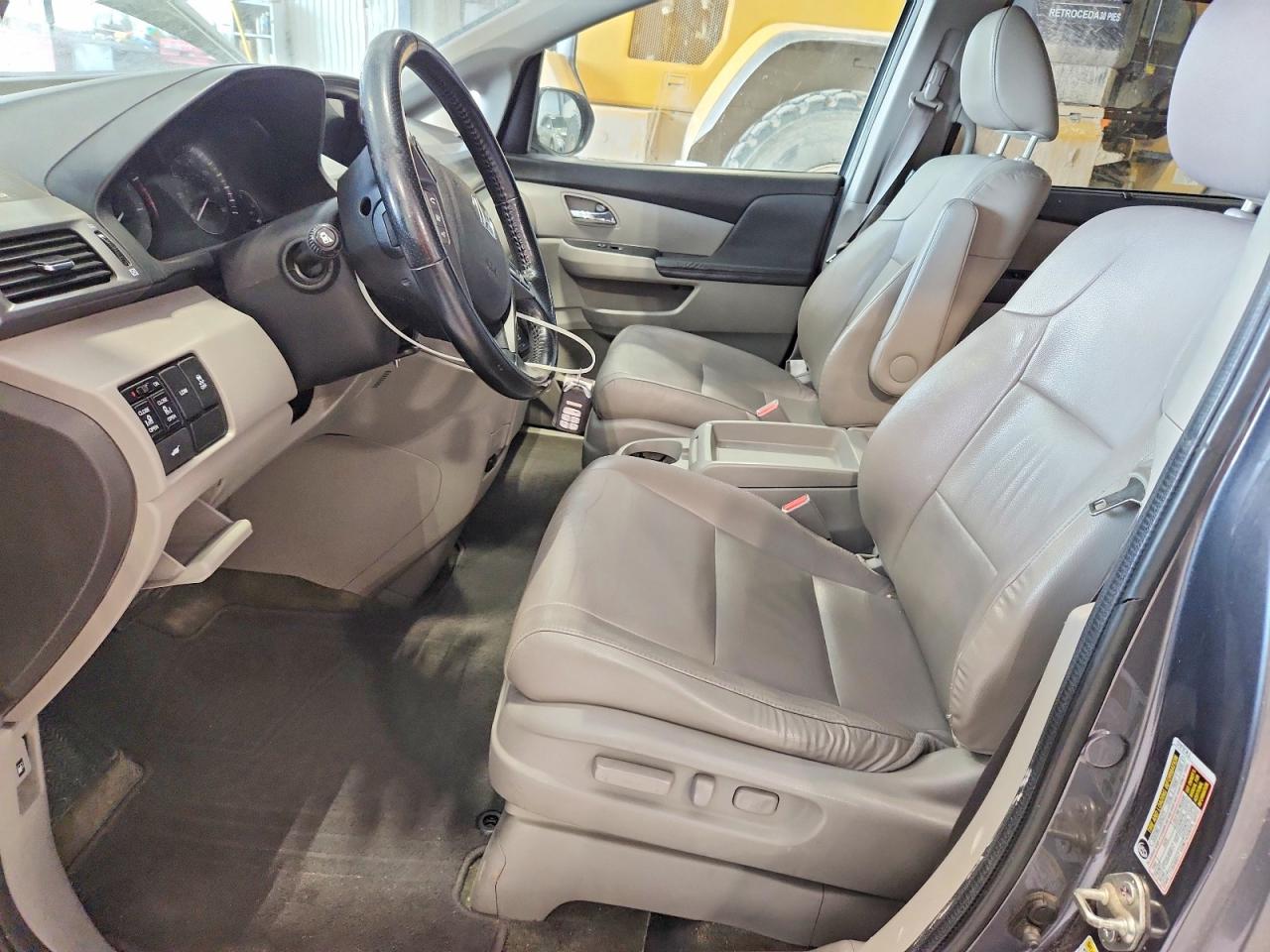 2014 HONDA ODYSSEY EXL photo 7