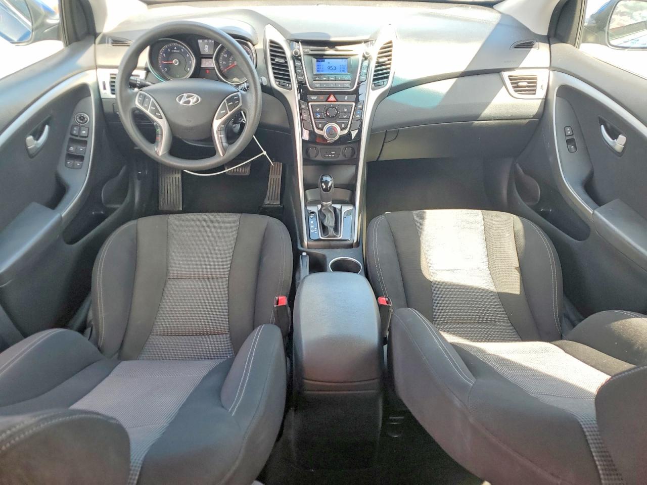 2017 HYUNDAI ELANTRA GT BASE photo 22