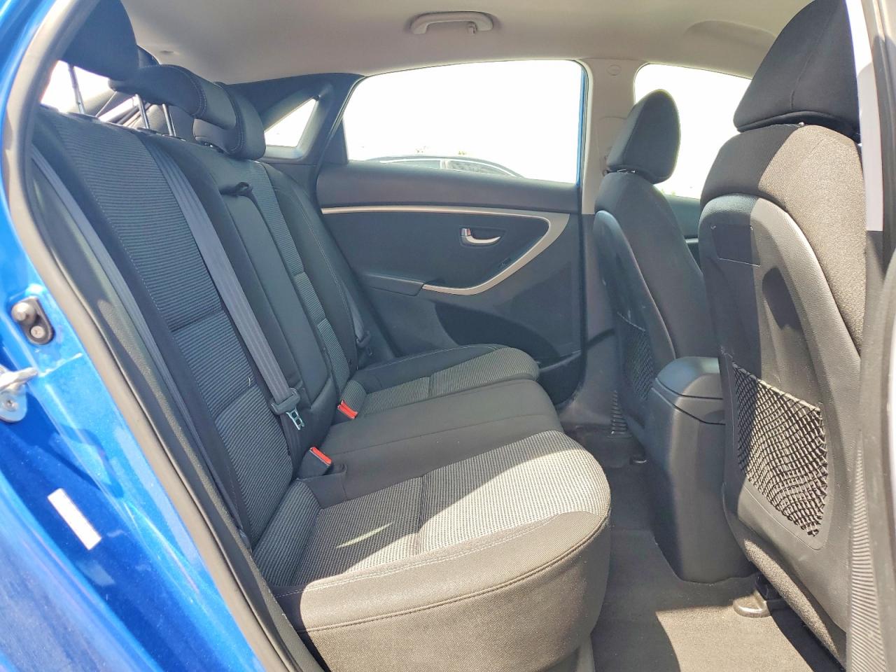 2017 HYUNDAI ELANTRA GT BASE photo 28