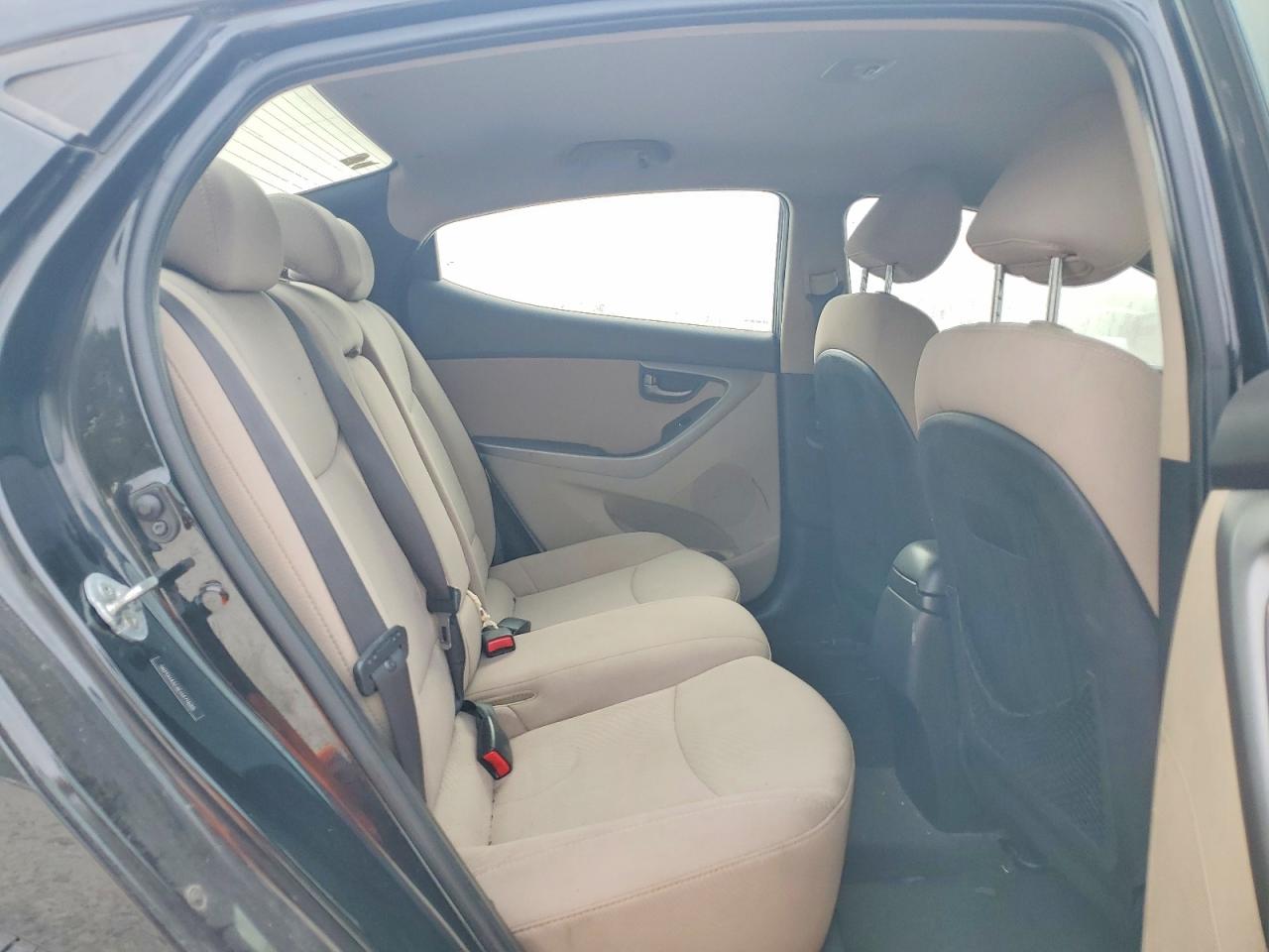 2014 HYUNDAI ELANTRA SE photo 19