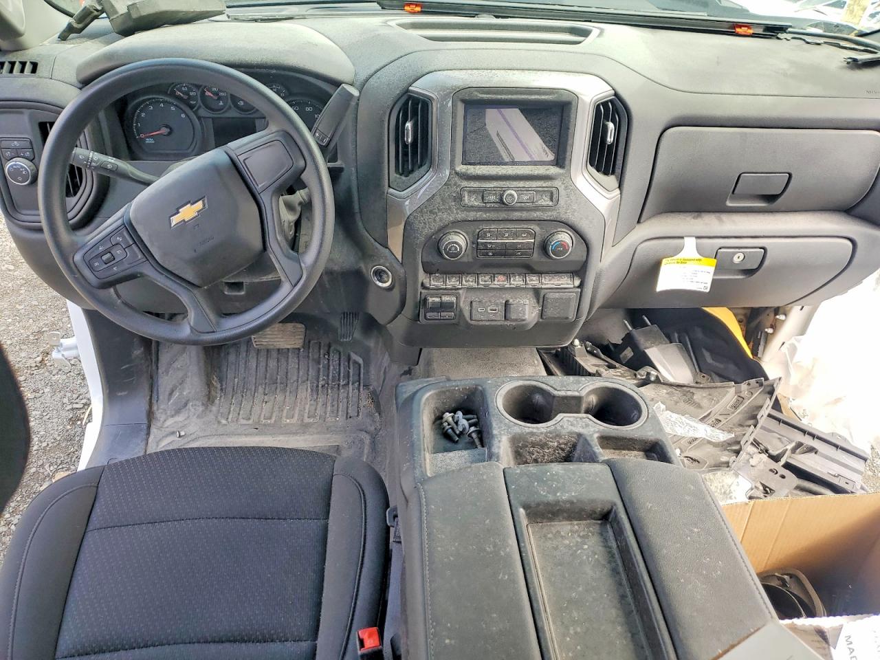 2024 CHEVROLET SILVERADO C2500 HEAVY DUTY photo 15