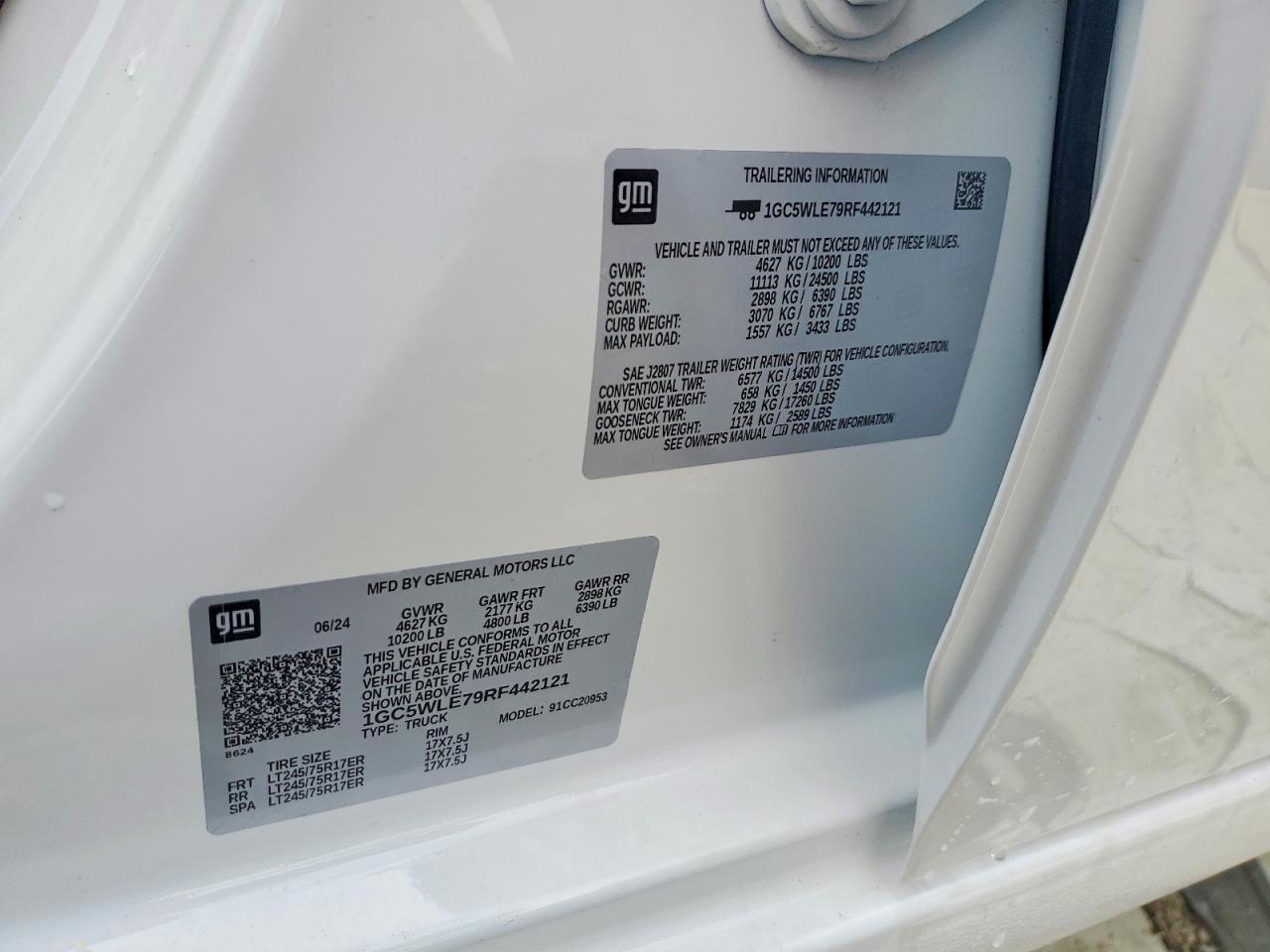 2024 CHEVROLET SILVERADO C2500 HEAVY DUTY photo 25
