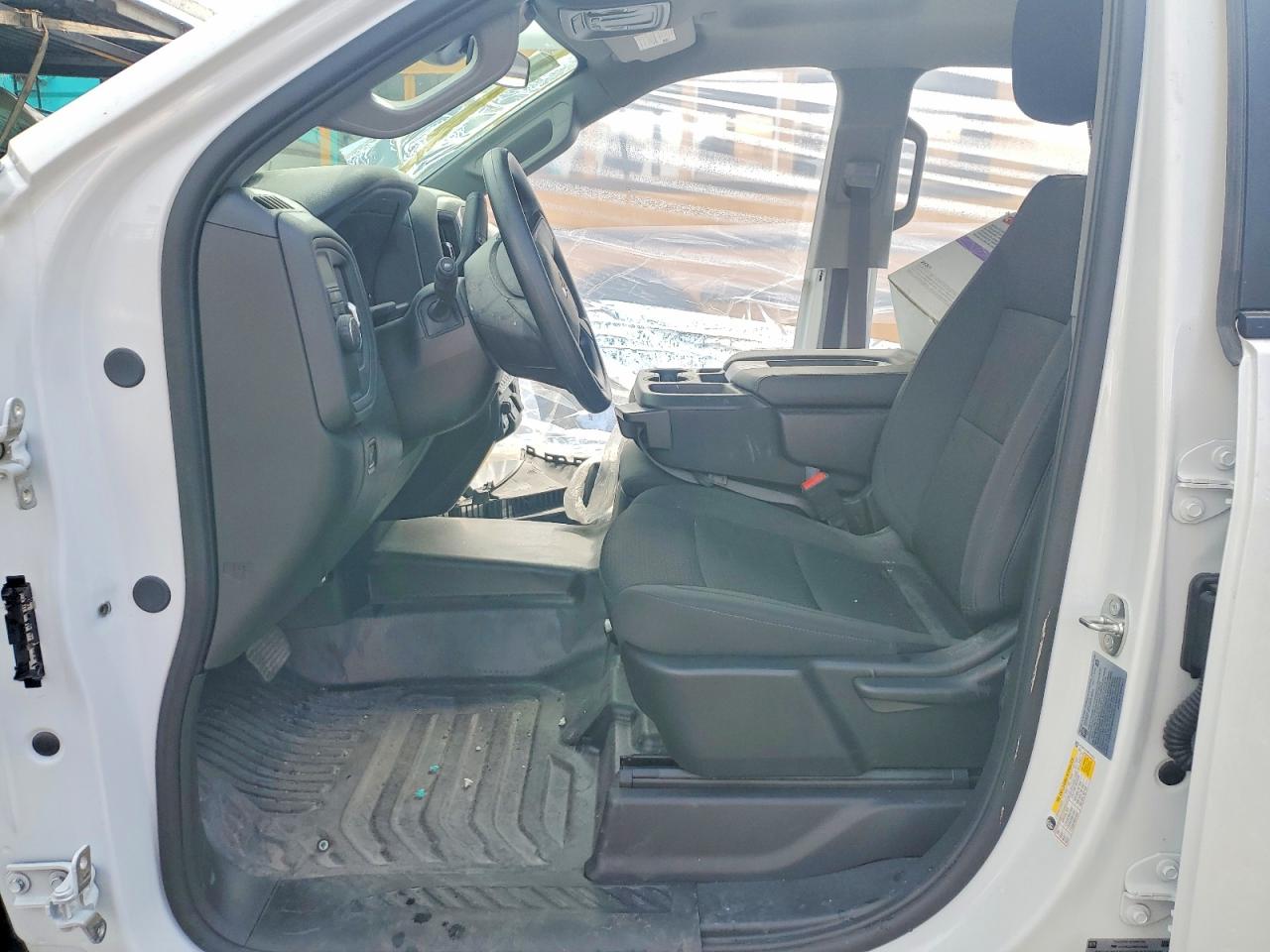 2024 CHEVROLET SILVERADO C2500 HEAVY DUTY photo 13