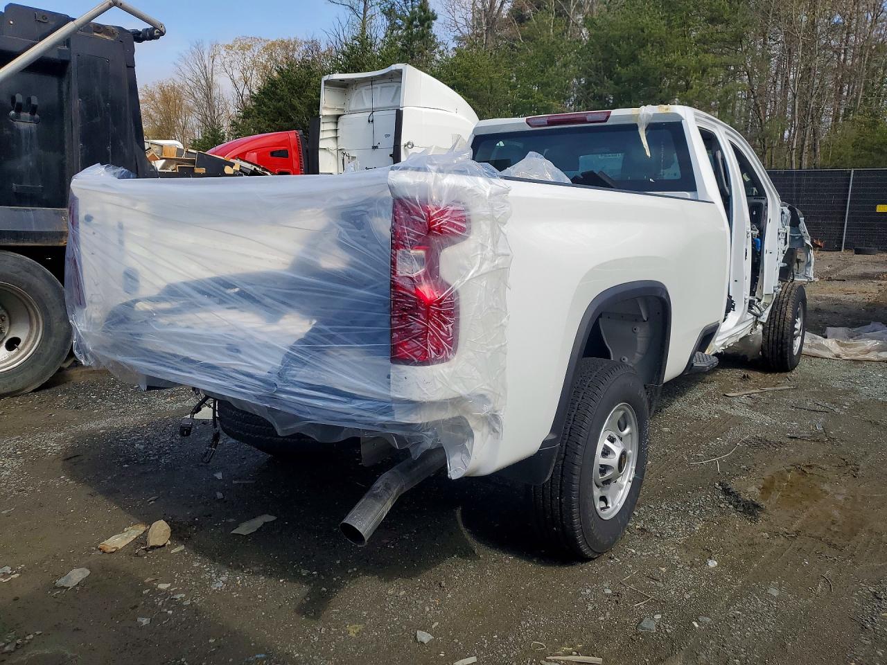2024 CHEVROLET SILVERADO C2500 HEAVY DUTY photo 5