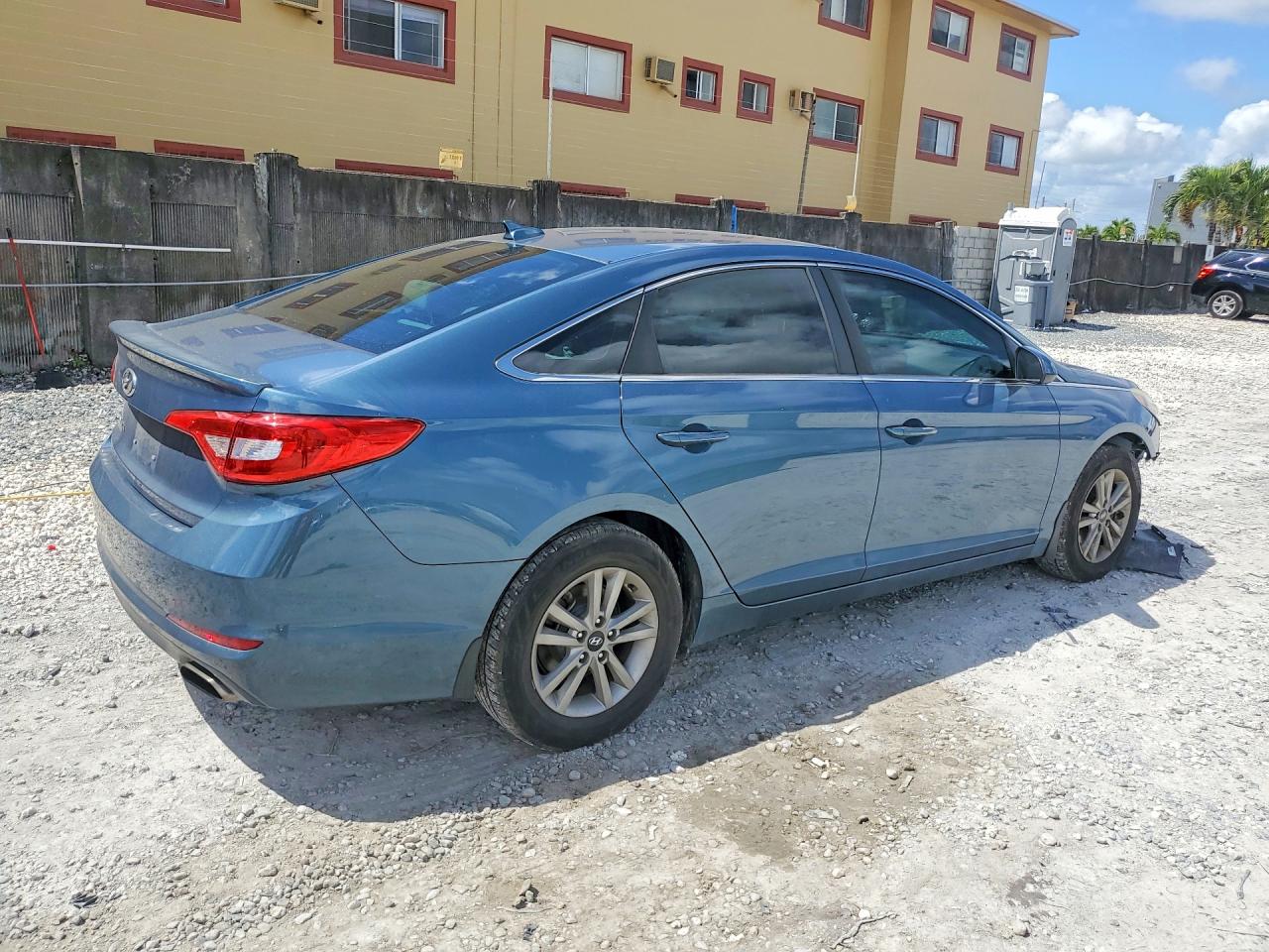 2015 HYUNDAI SONATA SE photo 5