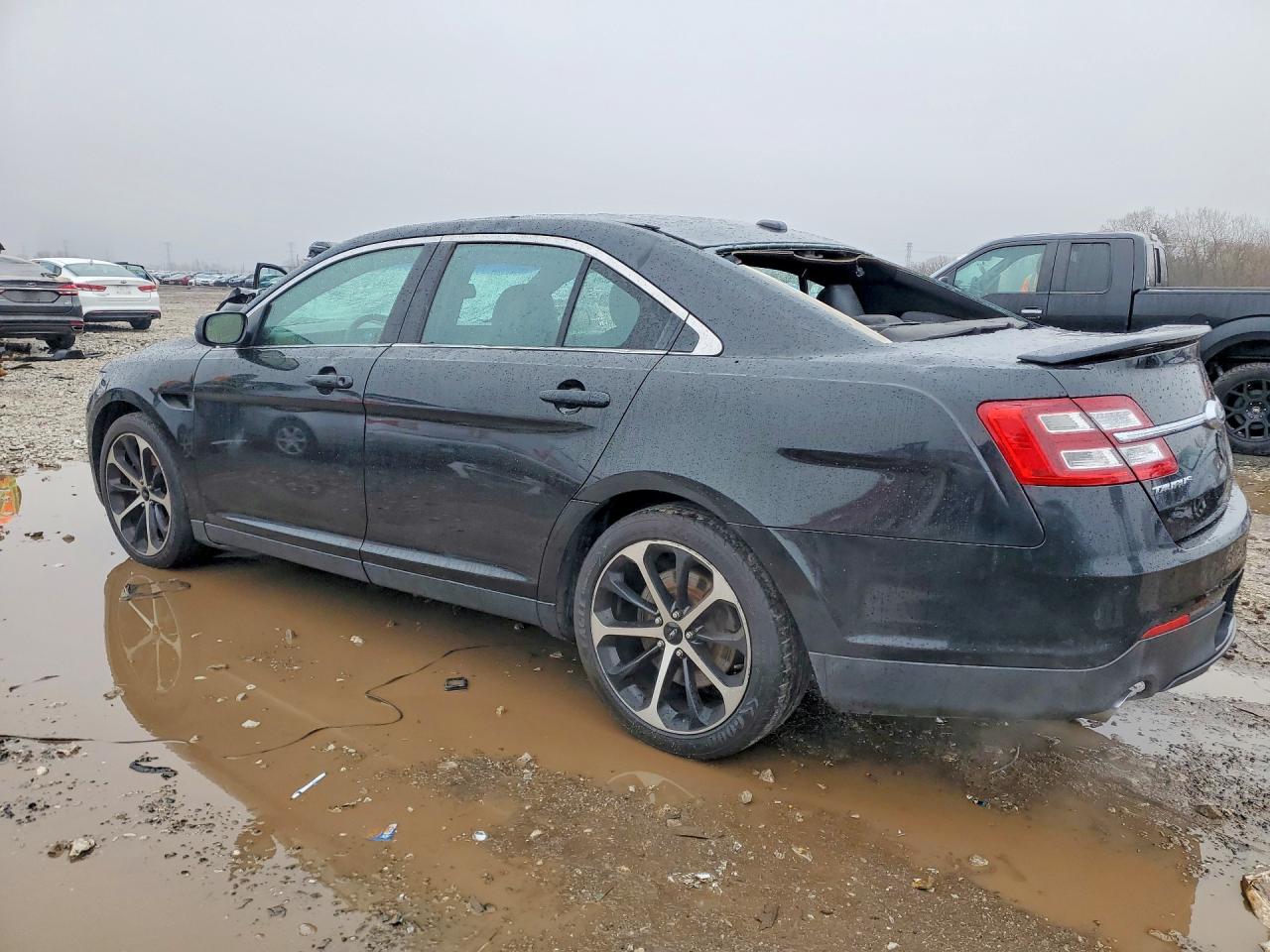2015 FORD TAURUS SHO photo 4
