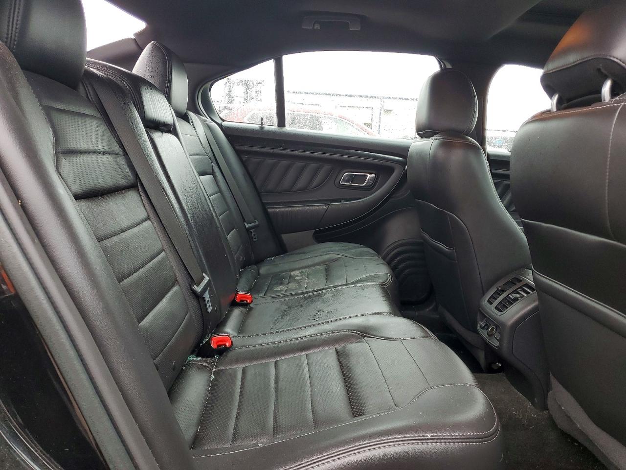 2015 FORD TAURUS SHO photo 28