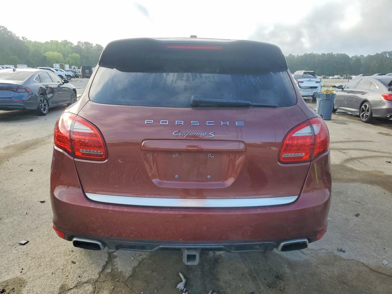 2011 PORSCHE CAYENNE S photo 16