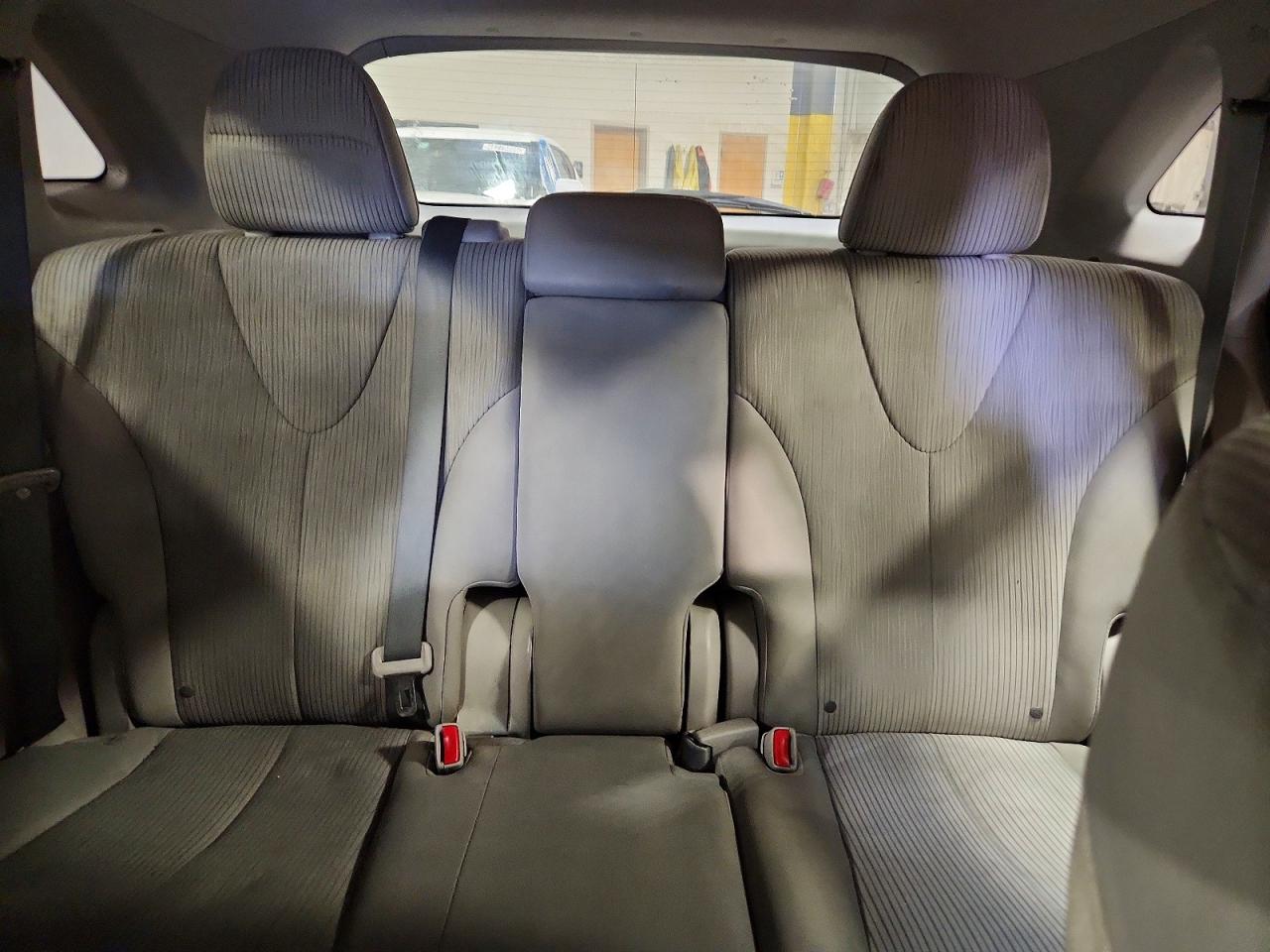 2012 TOYOTA VENZA LE photo 28