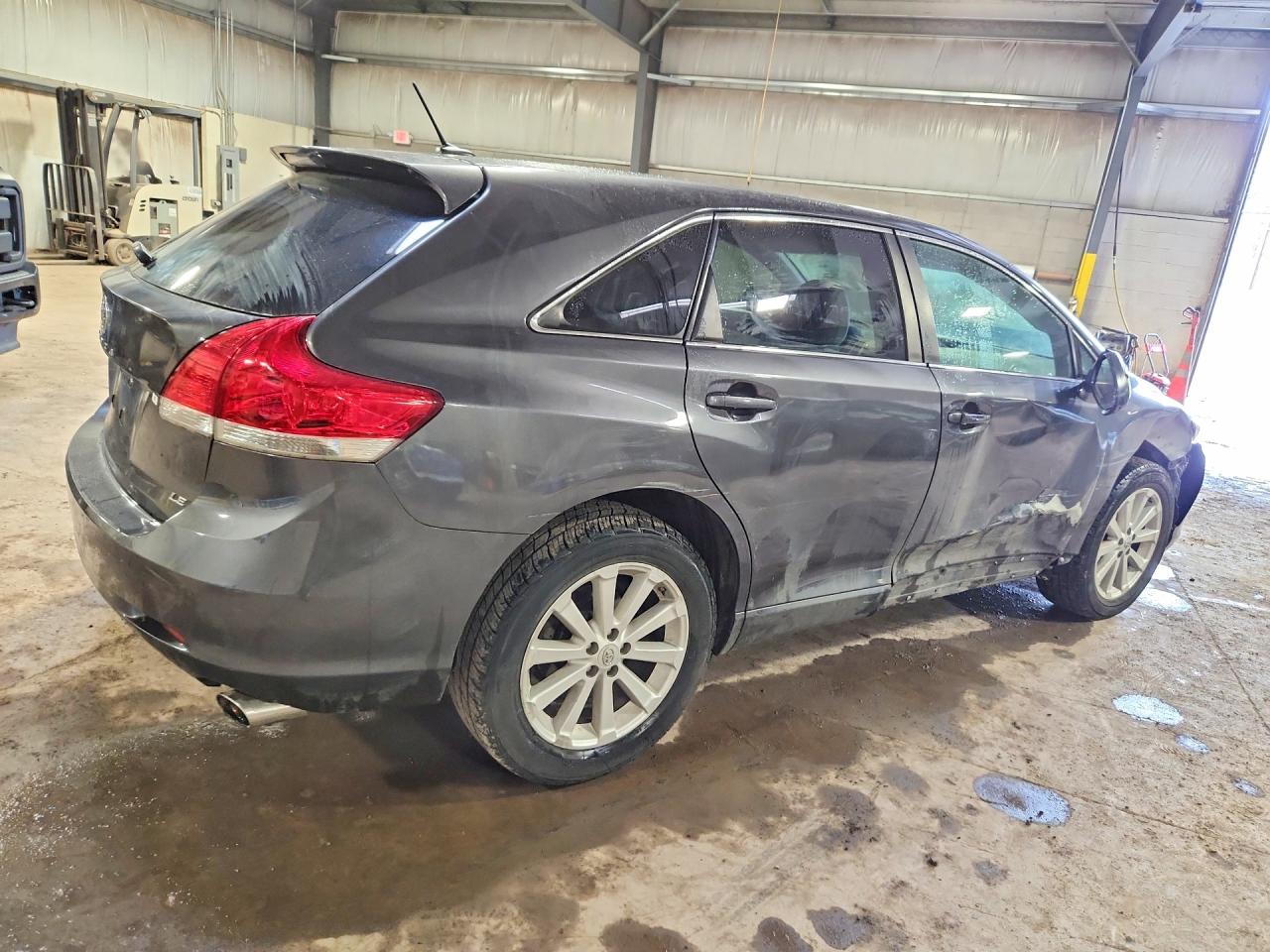 2012 TOYOTA VENZA LE photo 7