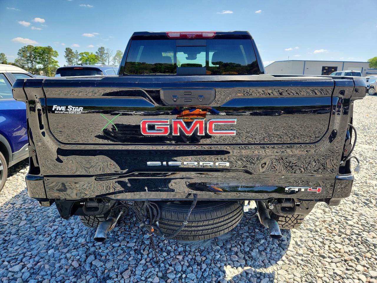 2025 GMC SIERRA K1500 AT4 photo 6