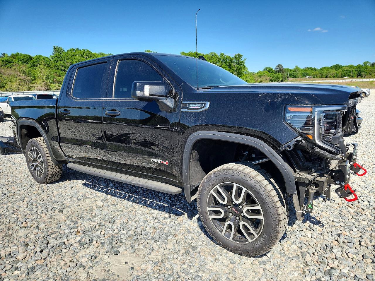 2025 GMC SIERRA K1500 AT4 photo 4