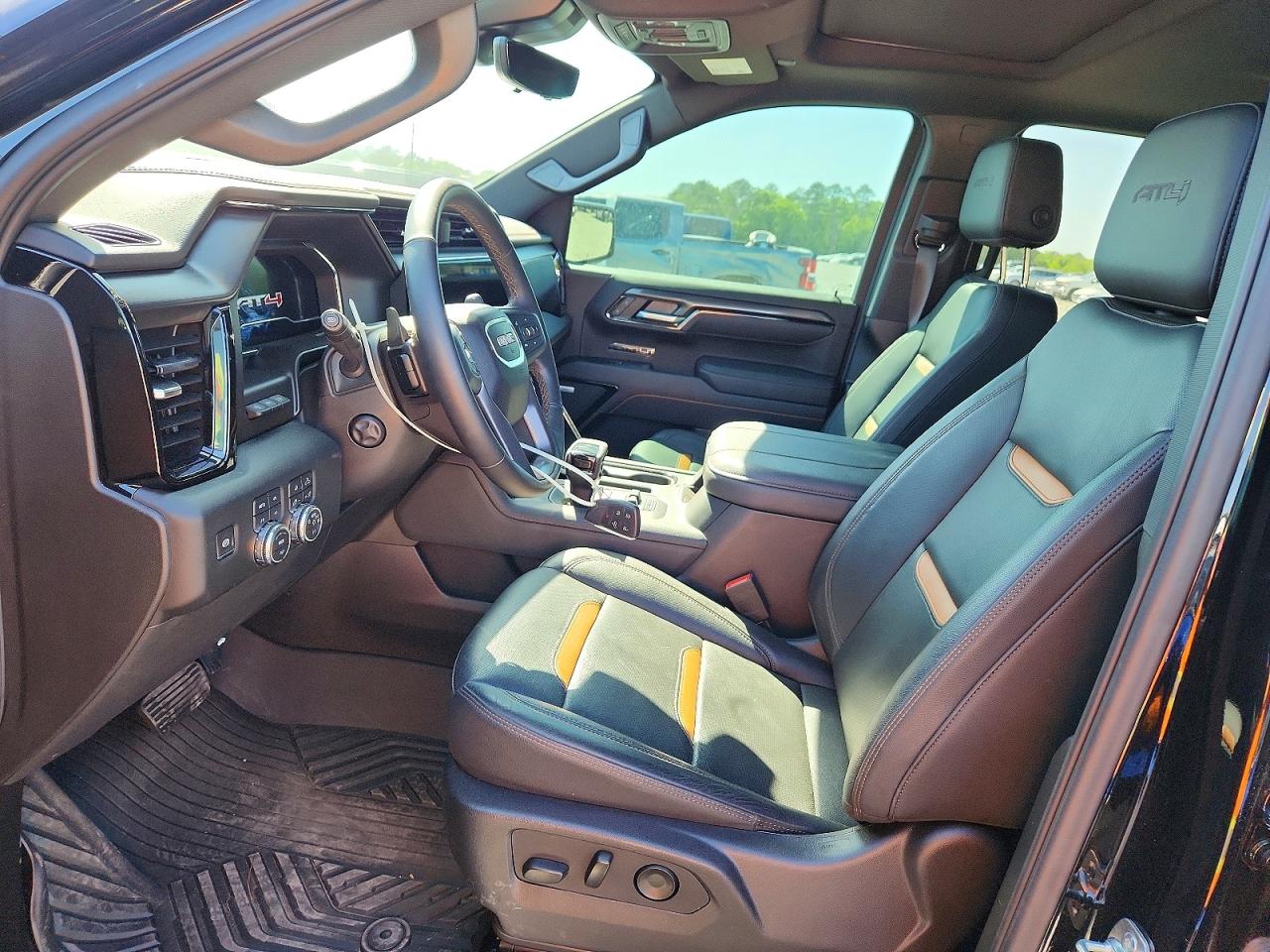 2025 GMC SIERRA K1500 AT4 photo 7