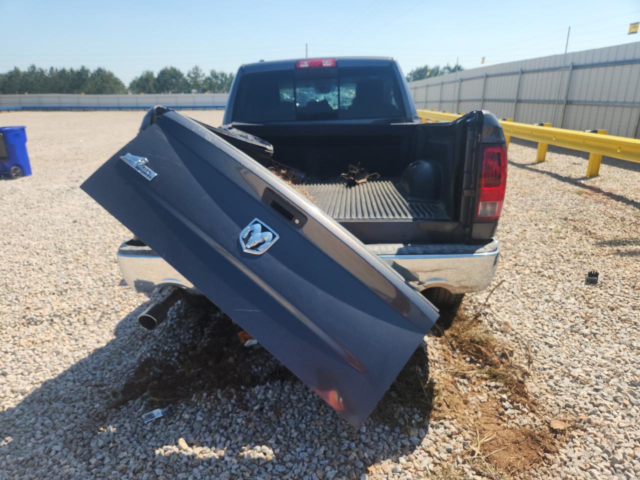 2015 RAM 1500 SLT photo 11
