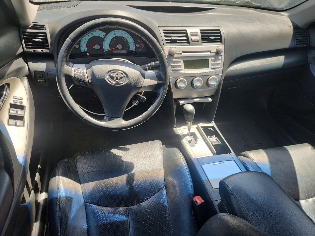 2011 TOYOTA CAMRY SE photo 15