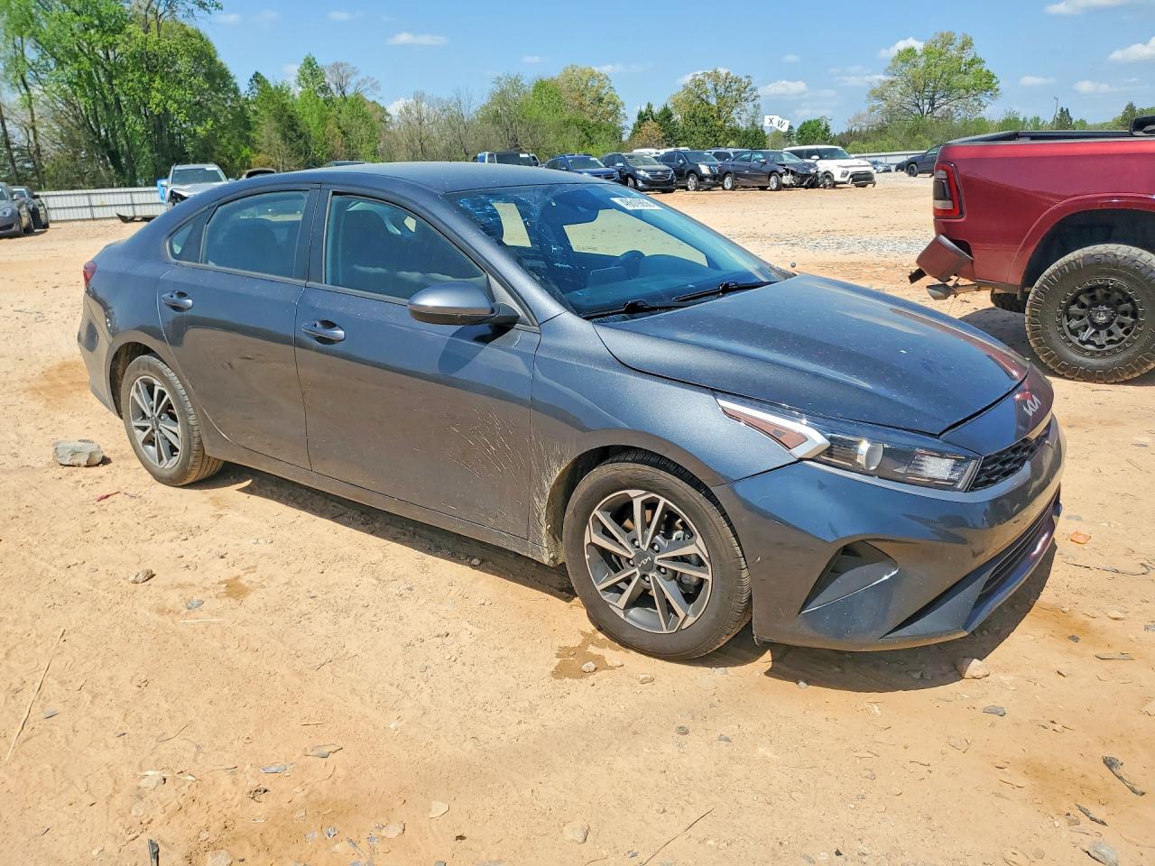 2023 KIA FORTE LXS photo 4