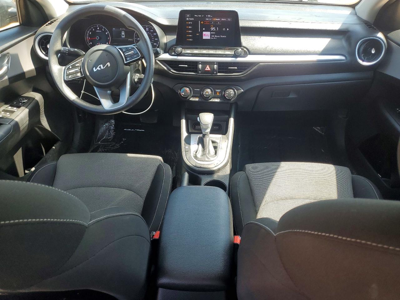 2023 KIA FORTE LXS photo 8