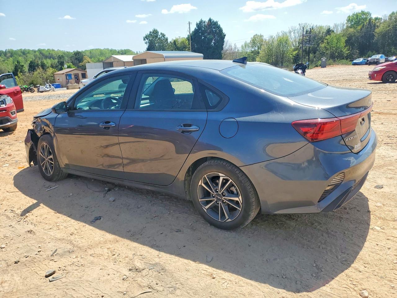 2023 KIA FORTE LXS photo 2