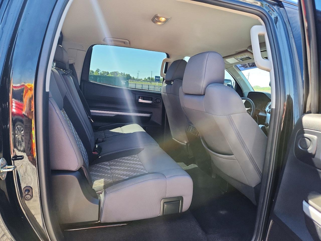 2018 TOYOTA TUNDRA SR5 photo 19