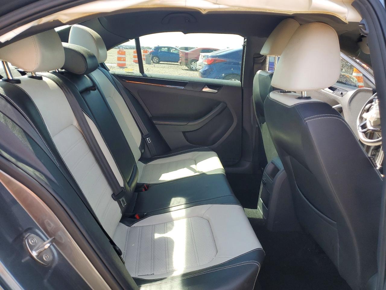 2015 VOLKSWAGEN JETTA SE photo 10