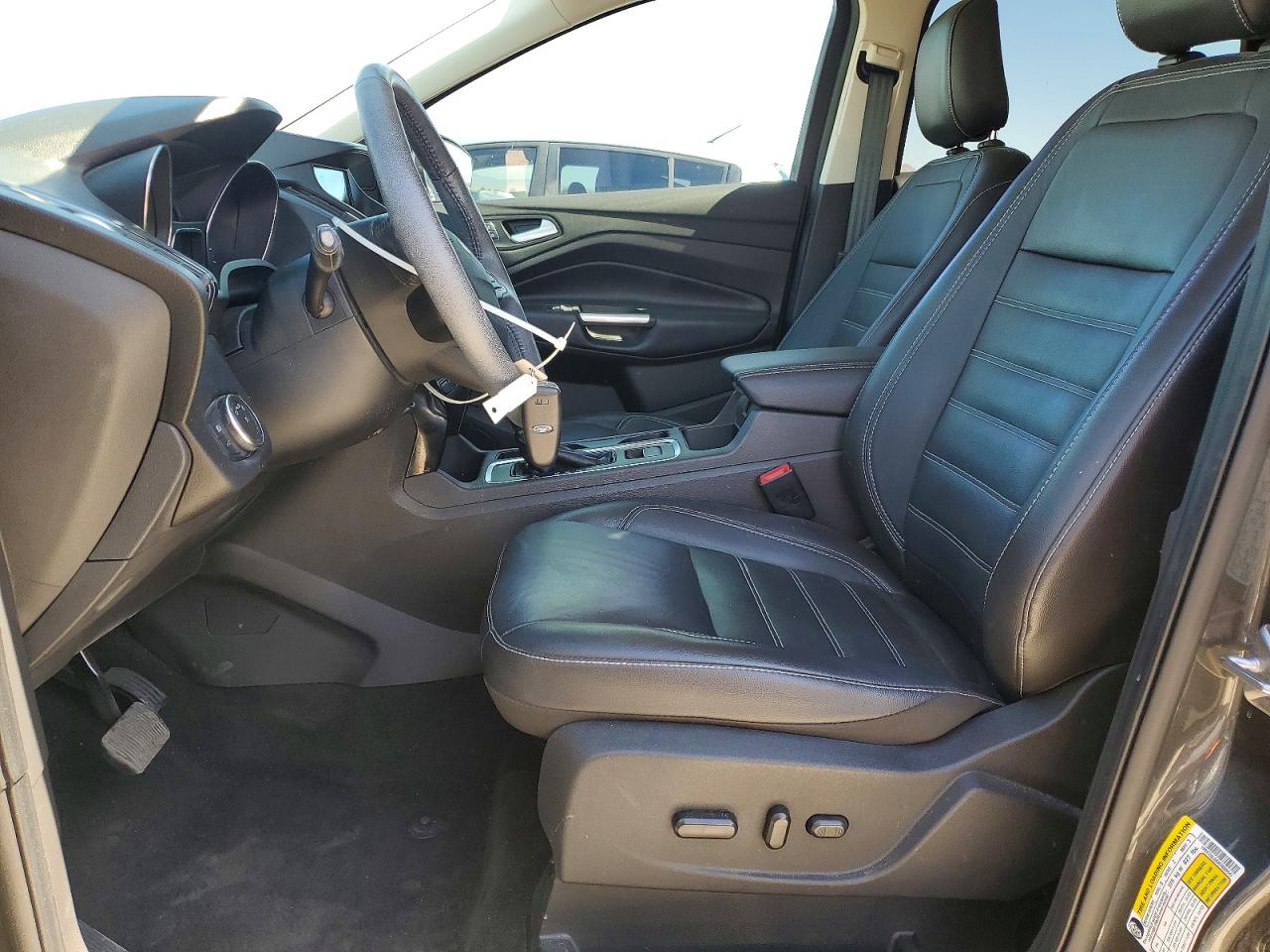 2019 FORD ESCAPE TITANIUM photo 13
