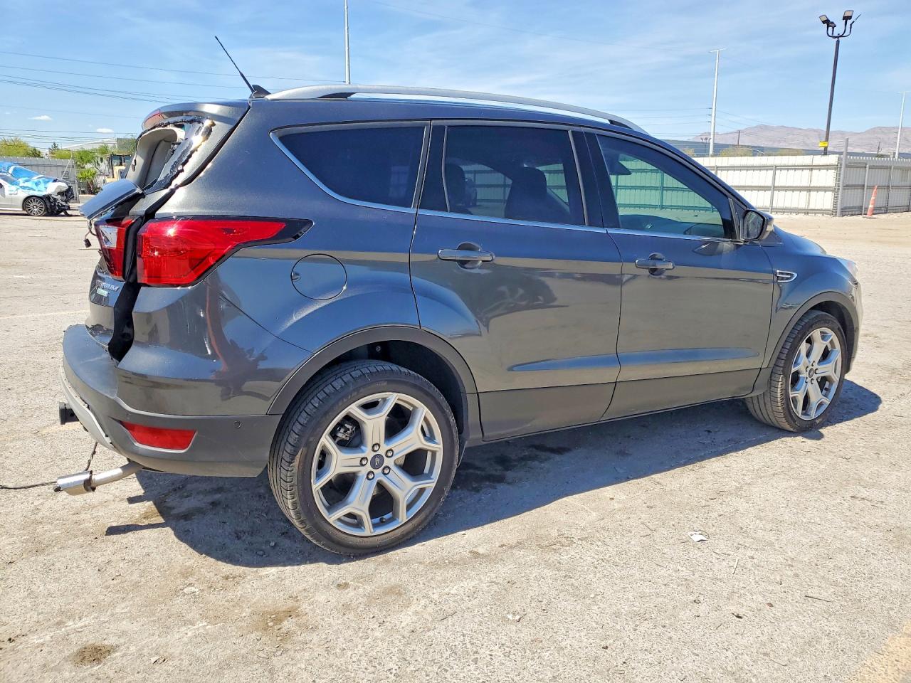 2019 FORD ESCAPE TITANIUM photo 5