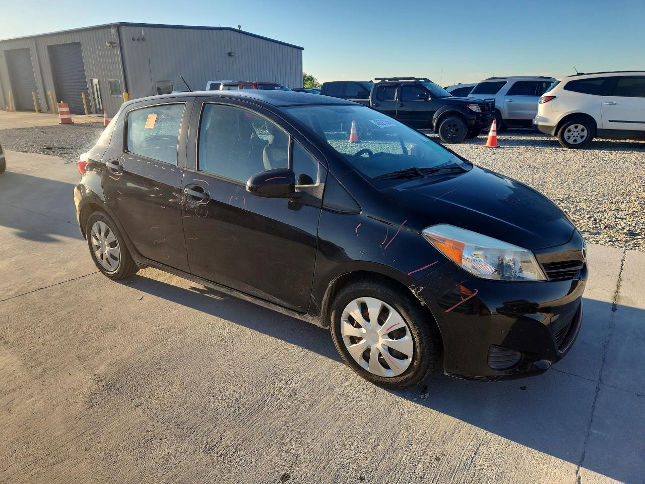 2014 TOYOTA YARIS 5-DOOR L FLEET photo 4