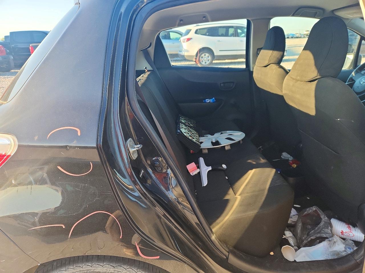 2014 TOYOTA YARIS 5-DOOR L FLEET photo 10
