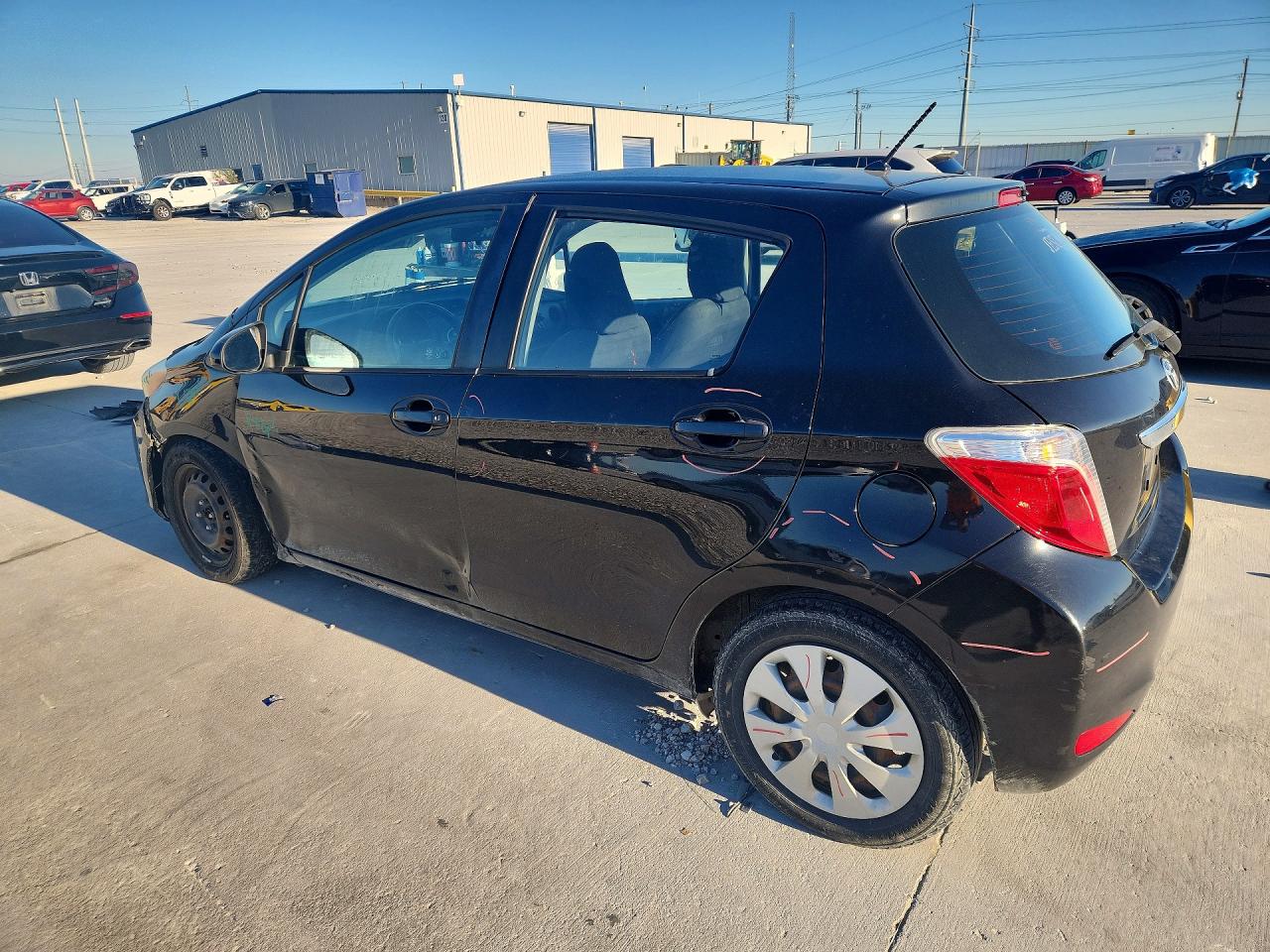 2014 TOYOTA YARIS 5-DOOR L FLEET photo 2