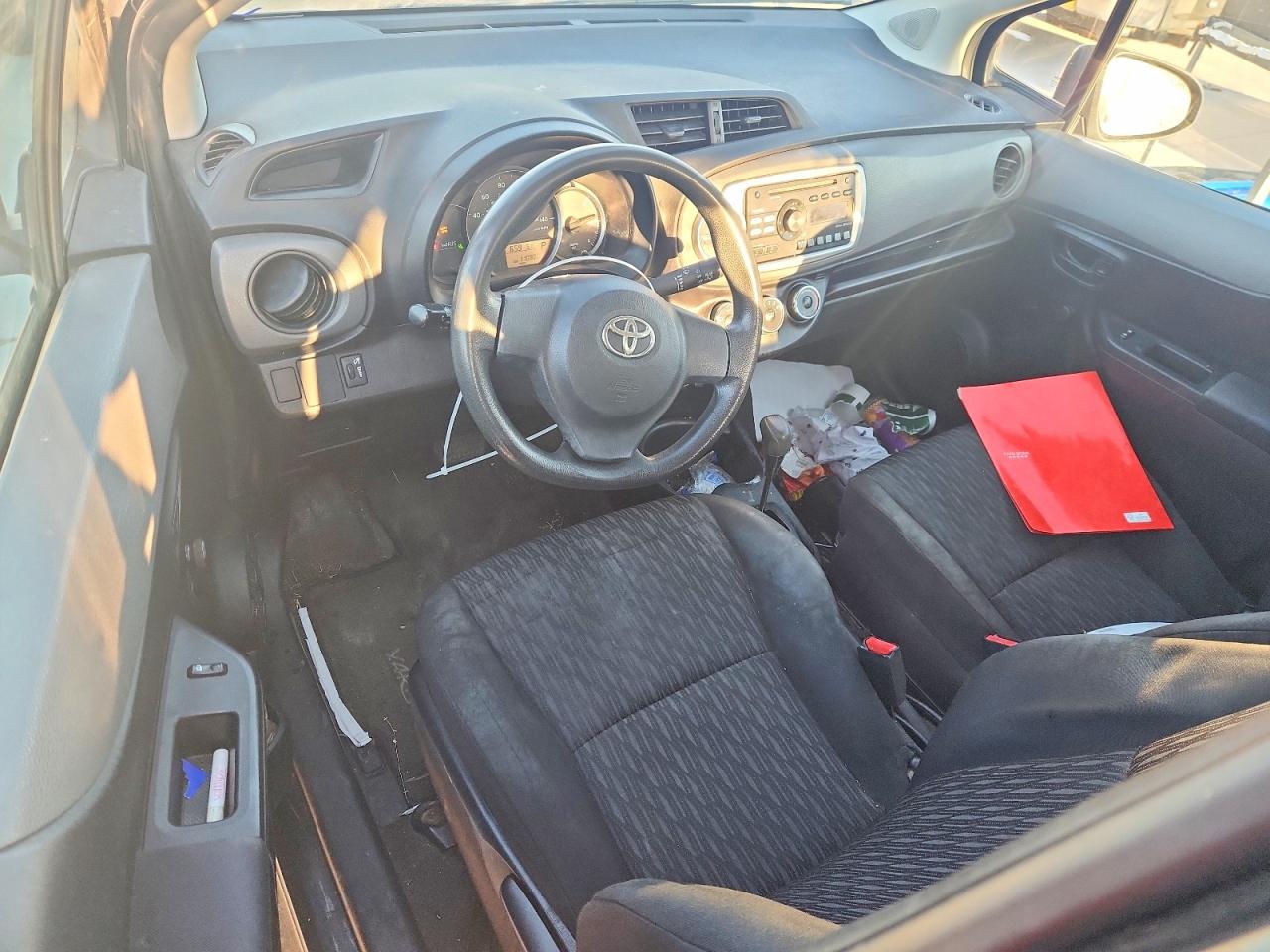 2014 TOYOTA YARIS 5-DOOR L FLEET photo 8