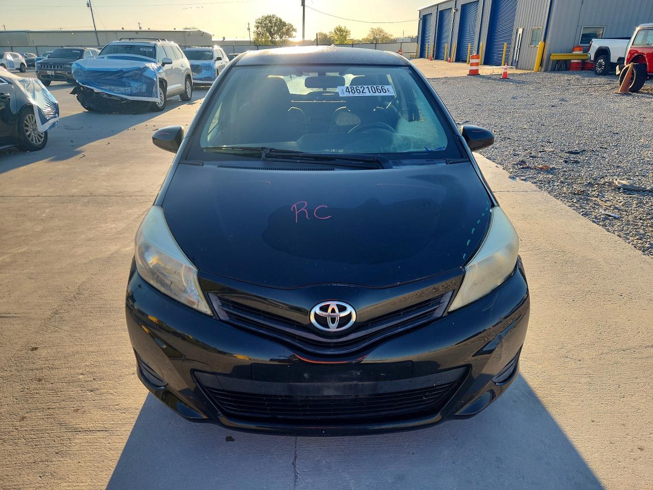 2014 TOYOTA YARIS 5-DOOR L FLEET photo 5