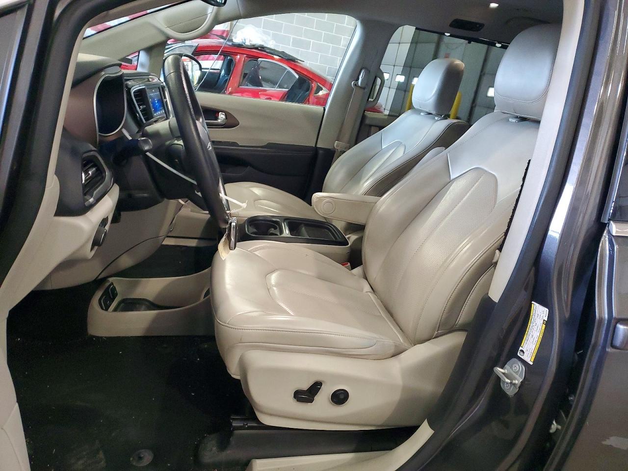 2021 CHRYSLER VOYAGER LXI photo 7