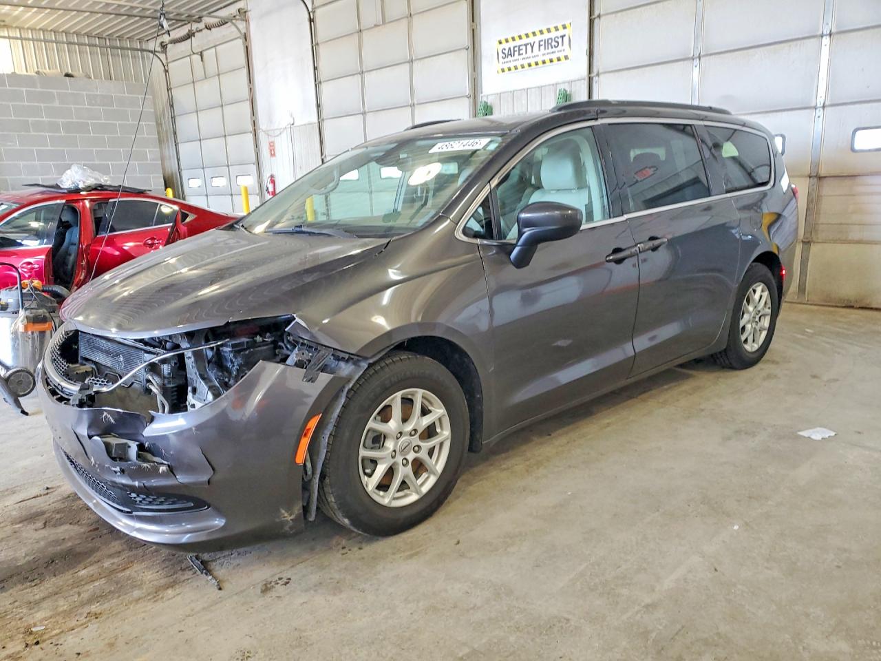 2021 CHRYSLER VOYAGER