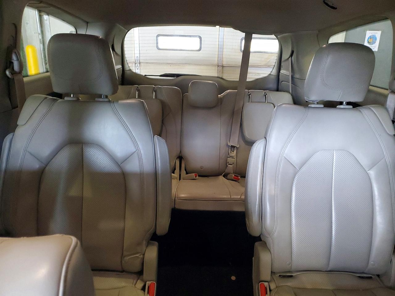 2021 CHRYSLER VOYAGER LXI photo 10