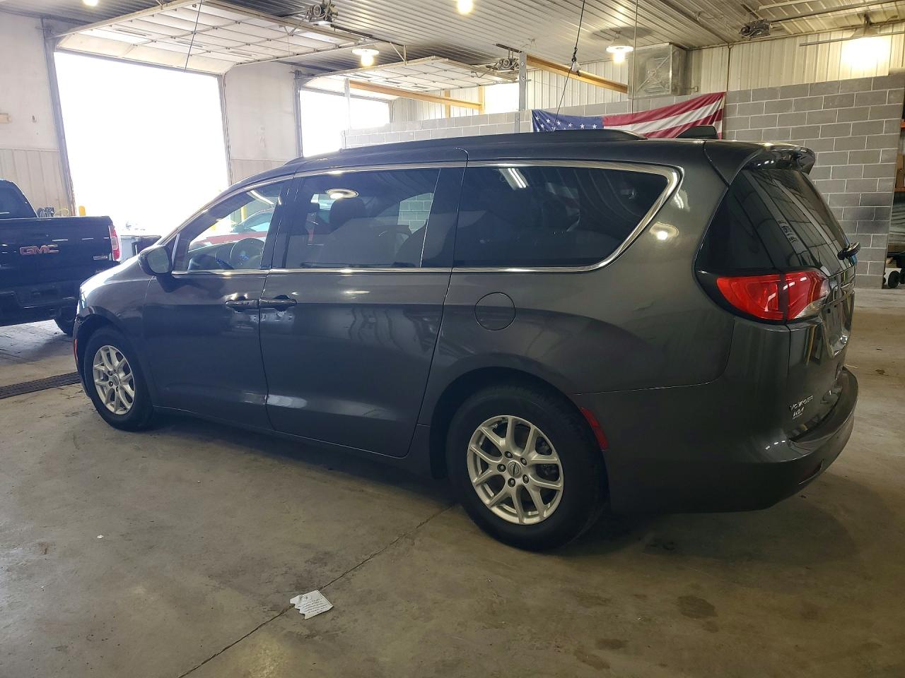 2021 CHRYSLER VOYAGER LXI photo 2