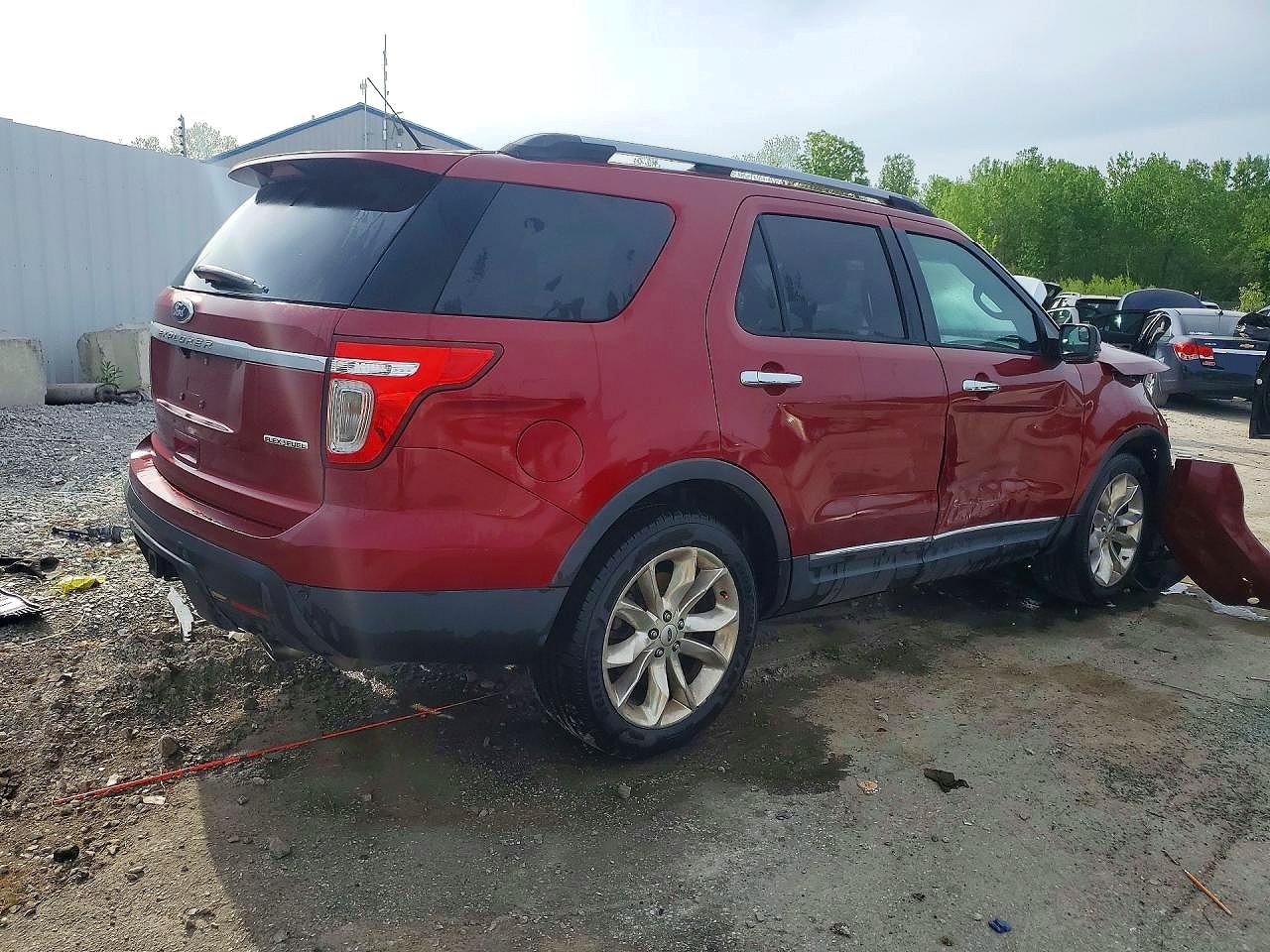 2014 FORD EXPLORER XLT photo 3