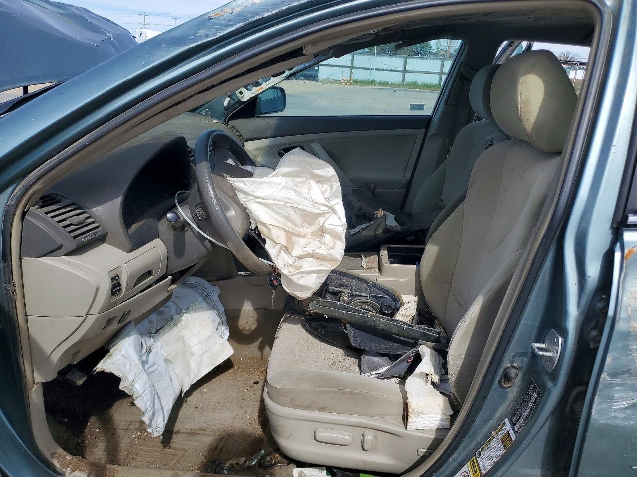 2010 TOYOTA CAMRY LE photo 7