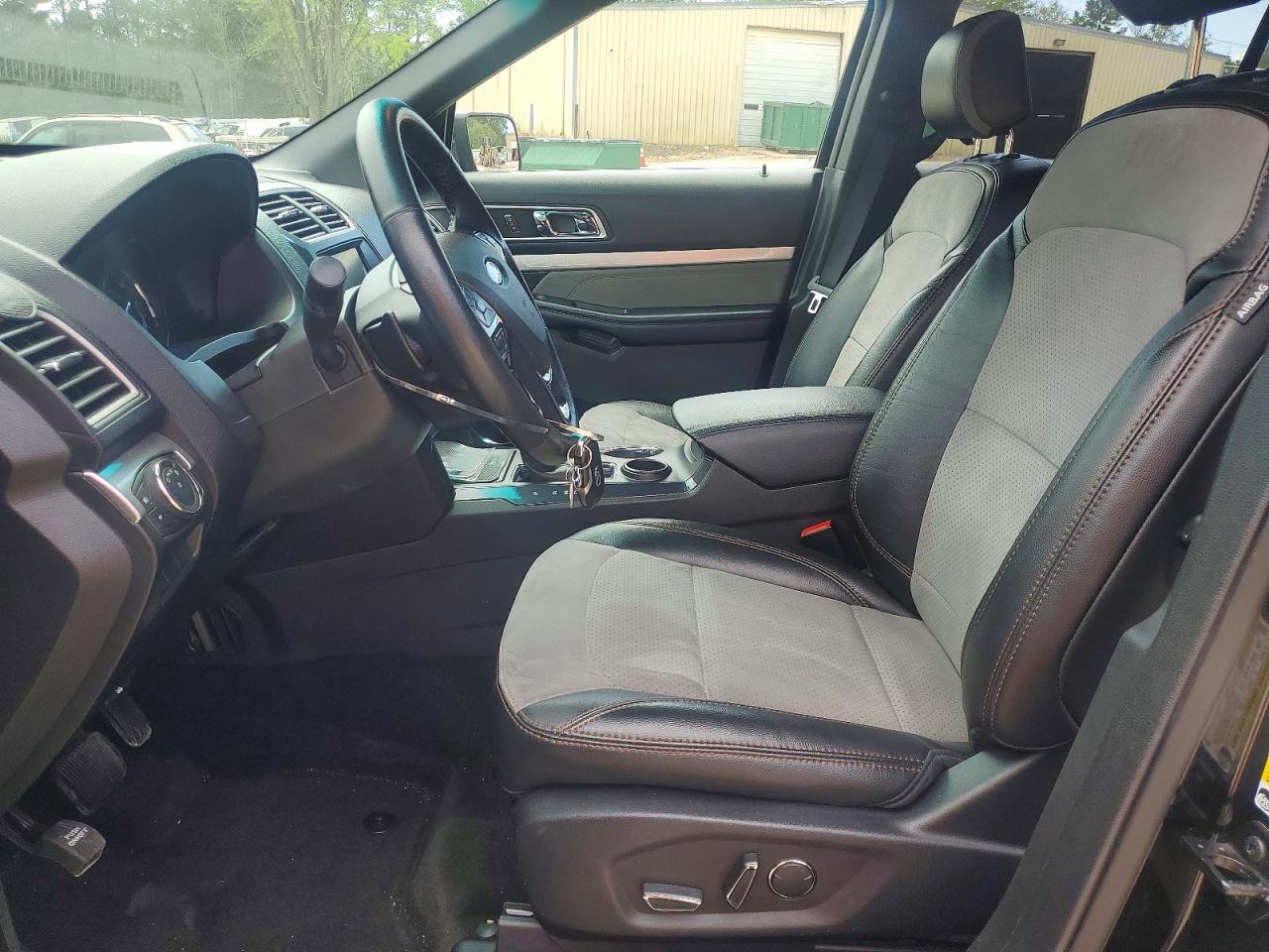 2017 FORD EXPLORER XLT photo 13