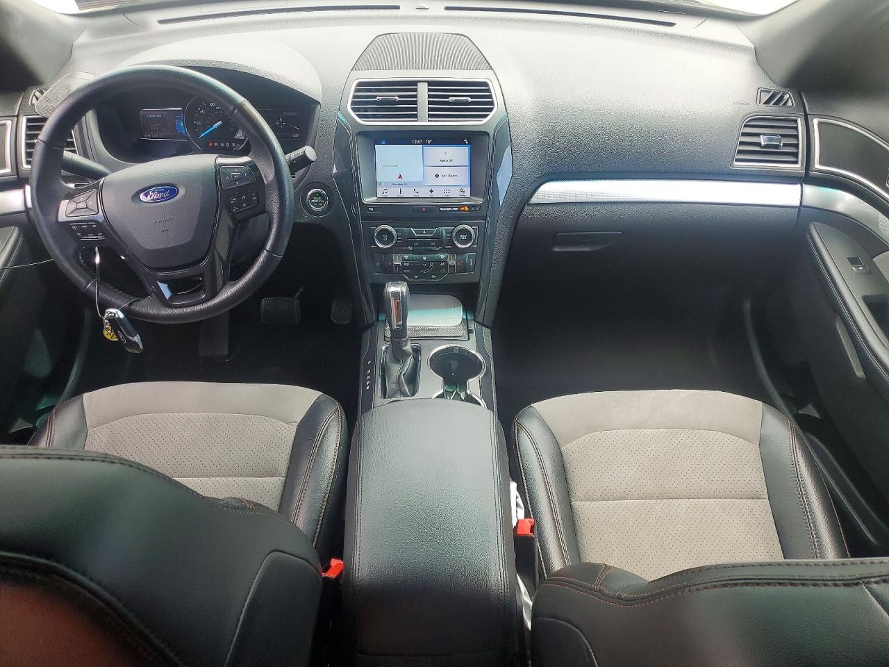 2017 FORD EXPLORER XLT photo 15