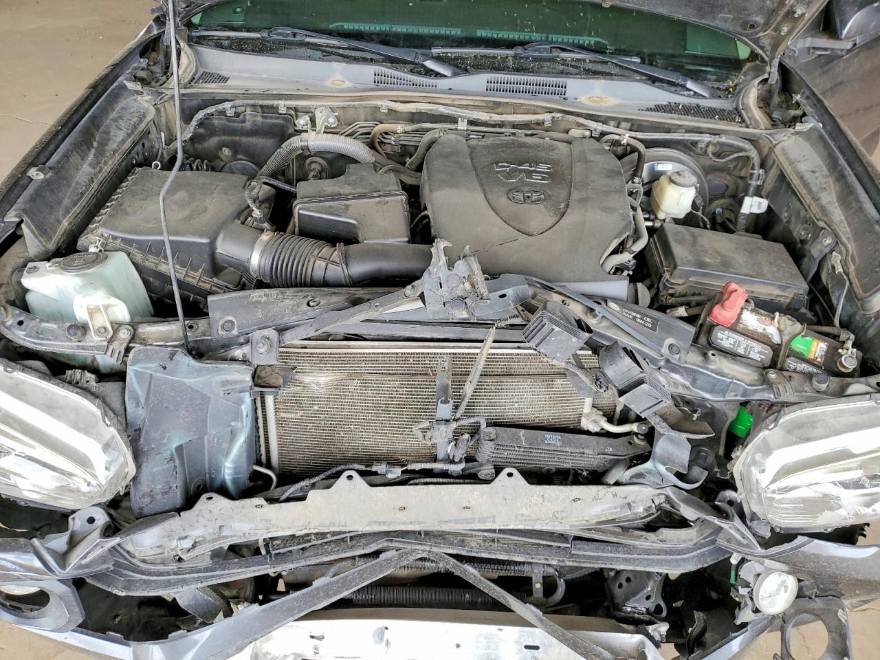 2017 TOYOTA TACOMA SR5 V6 photo 21