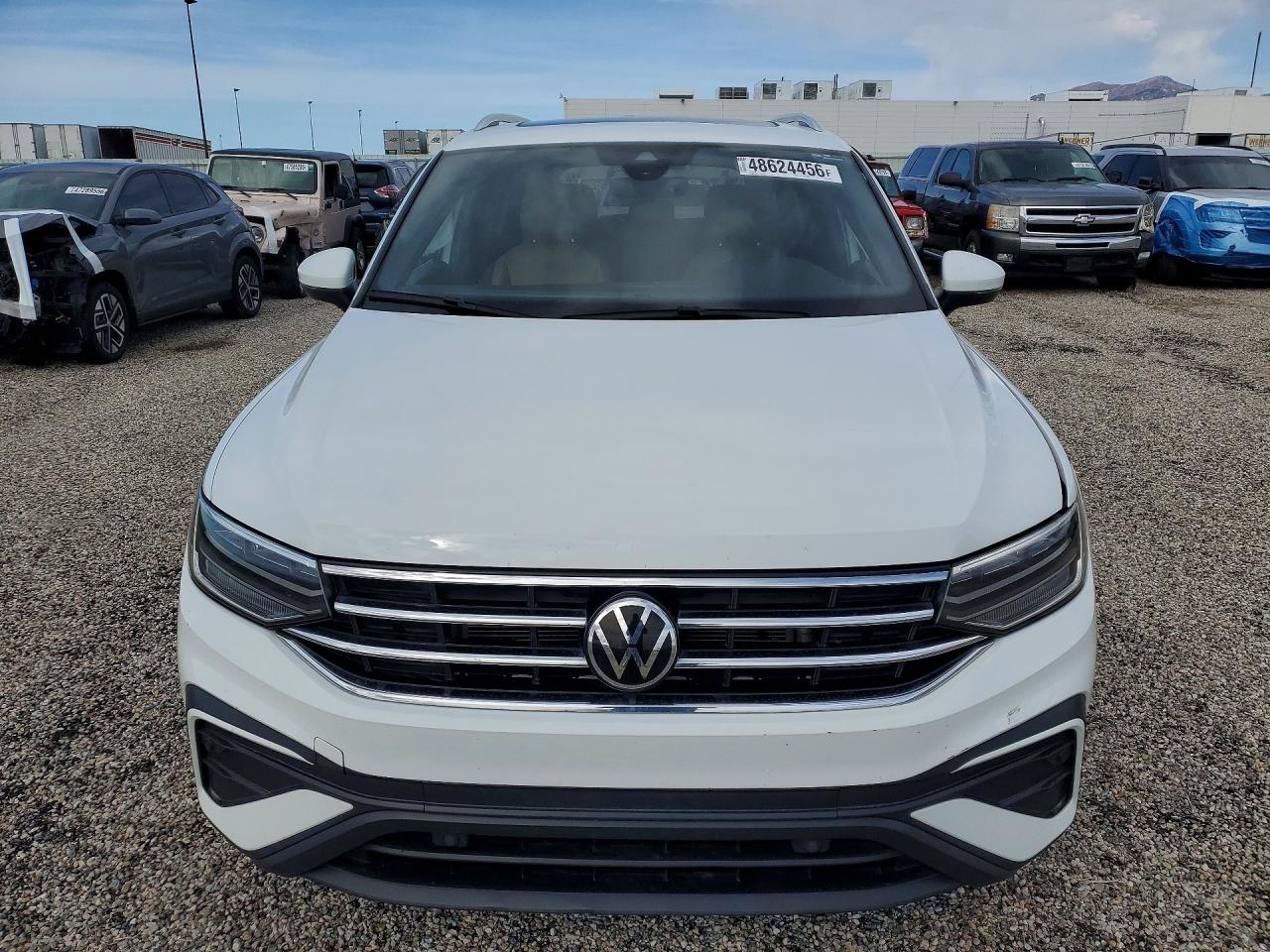 2024 VOLKSWAGEN TIGUAN SE photo 9