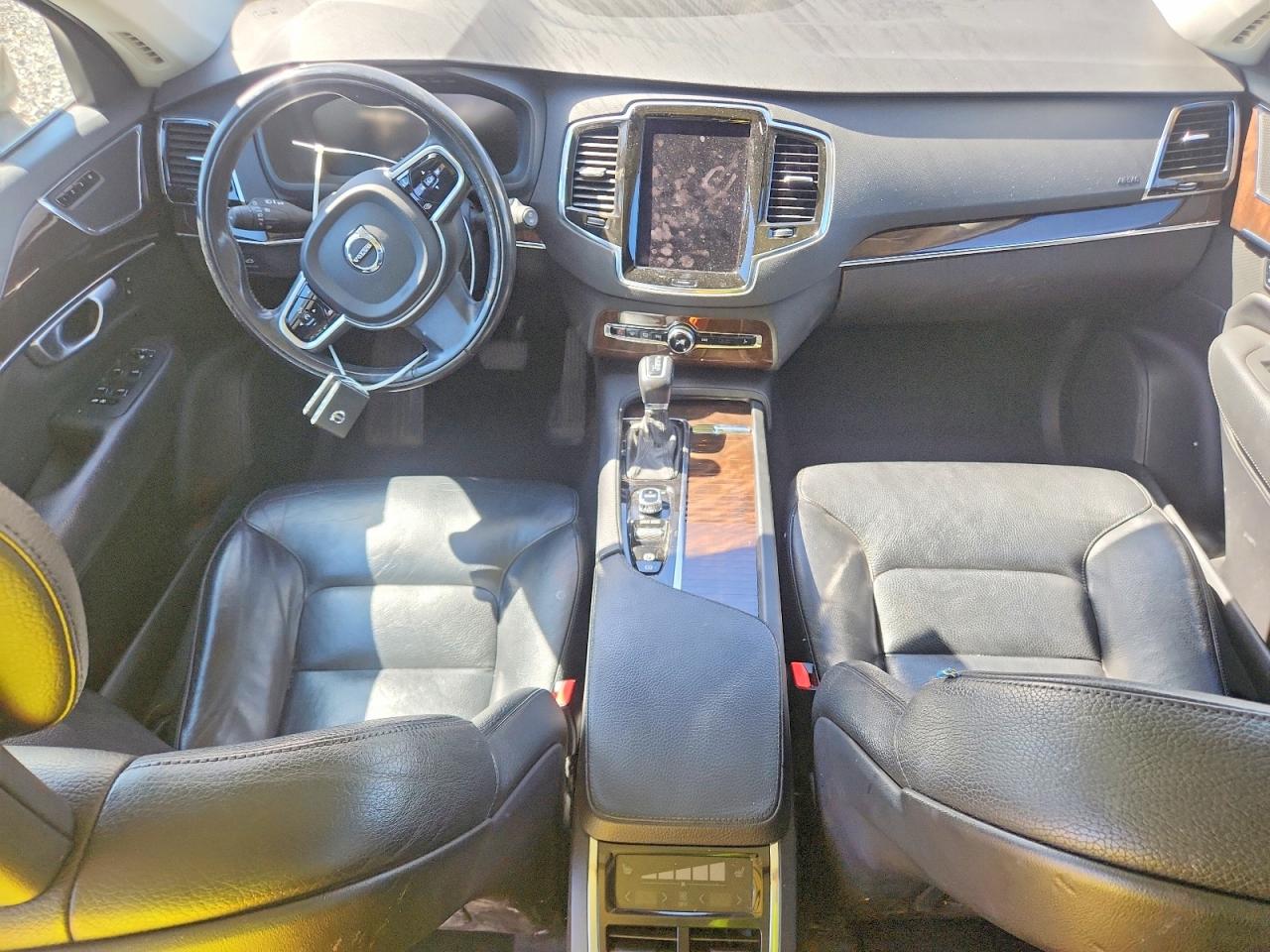 2016 VOLVO XC90 T6 photo 22