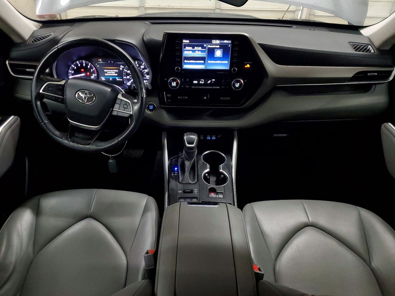 2022 TOYOTA HIGHLANDER XLE photo 15