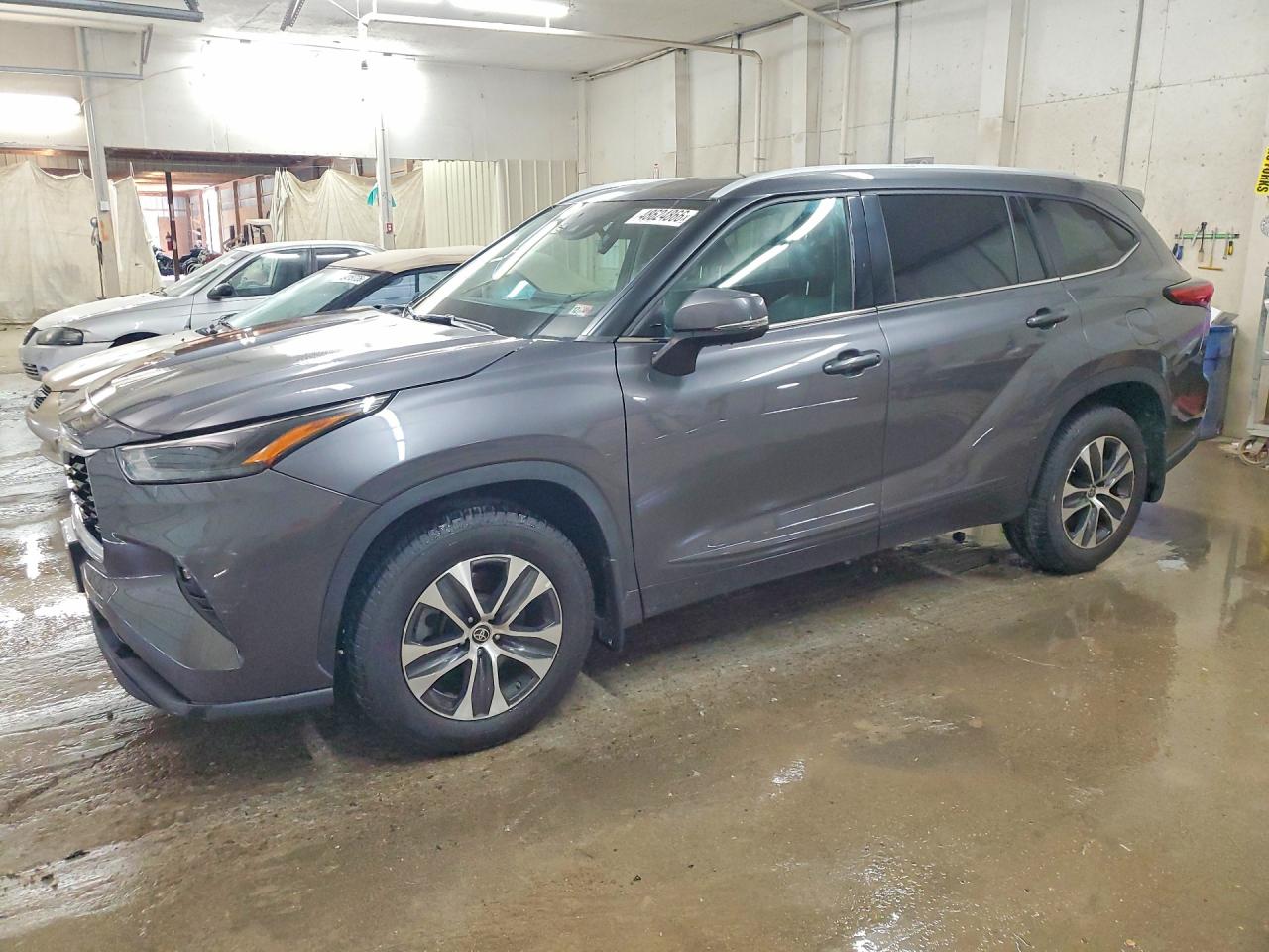 2022 TOYOTA HIGHLANDER