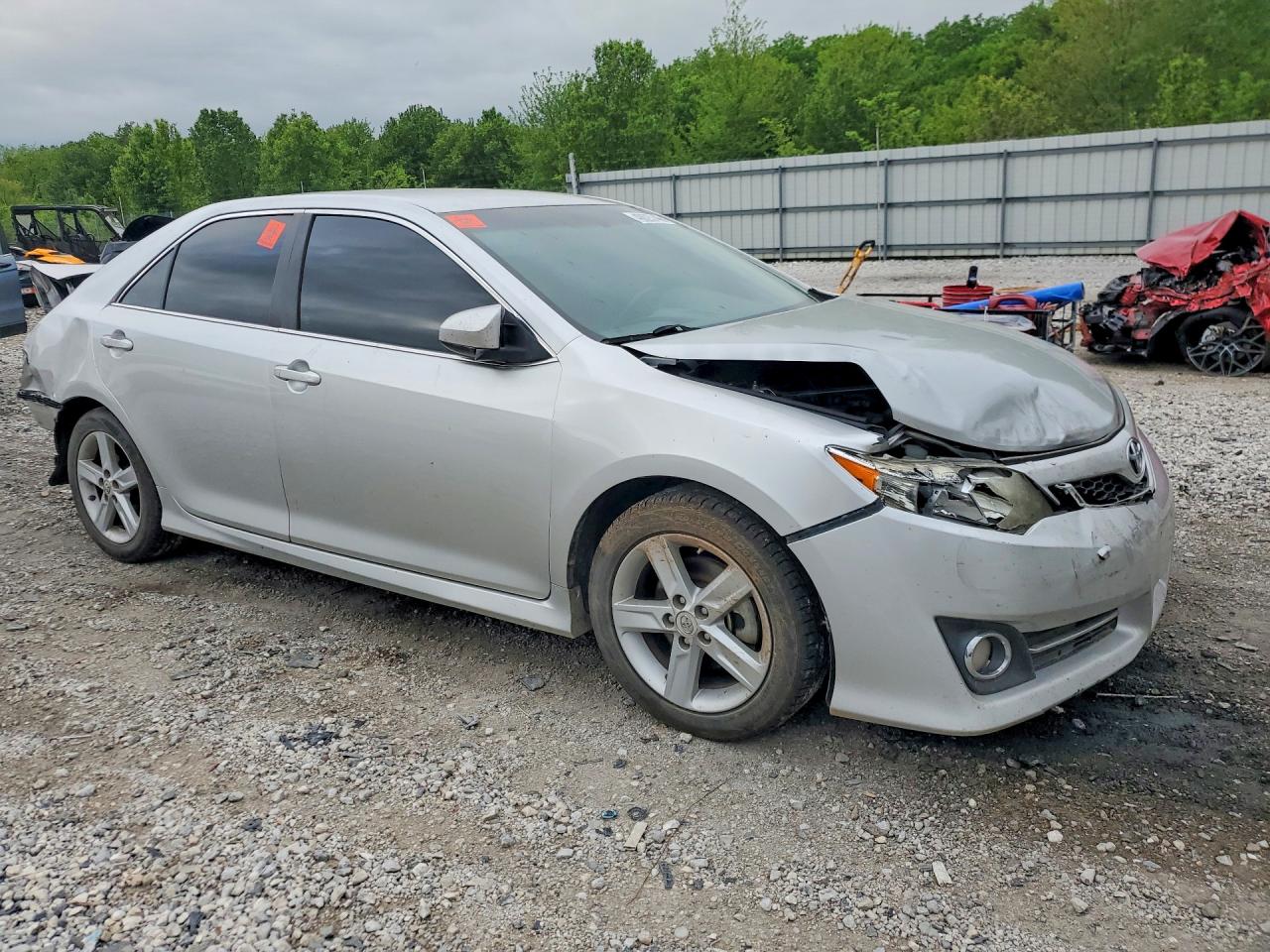 2012 TOYOTA CAMRY SE photo 10