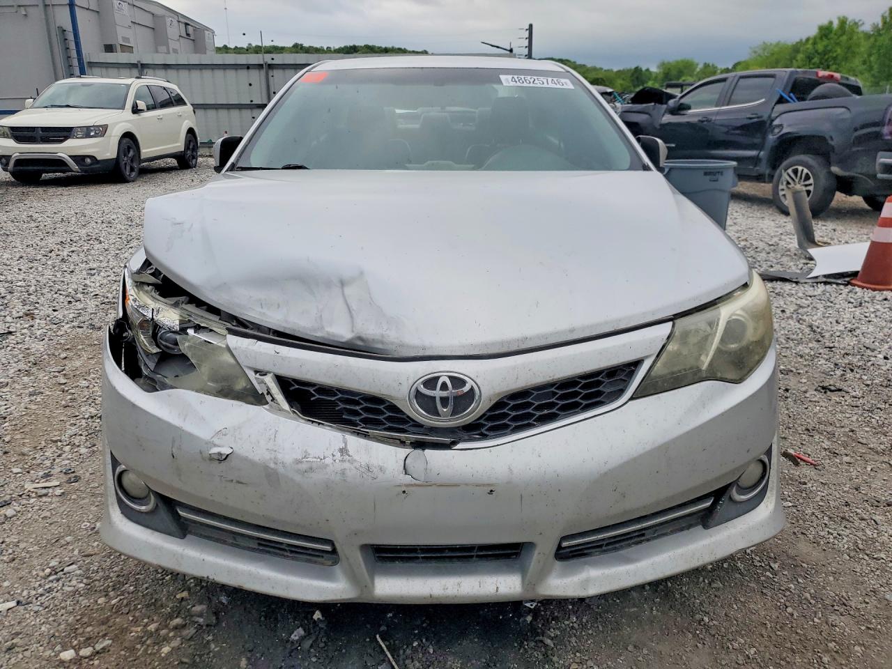 2012 TOYOTA CAMRY SE photo 13
