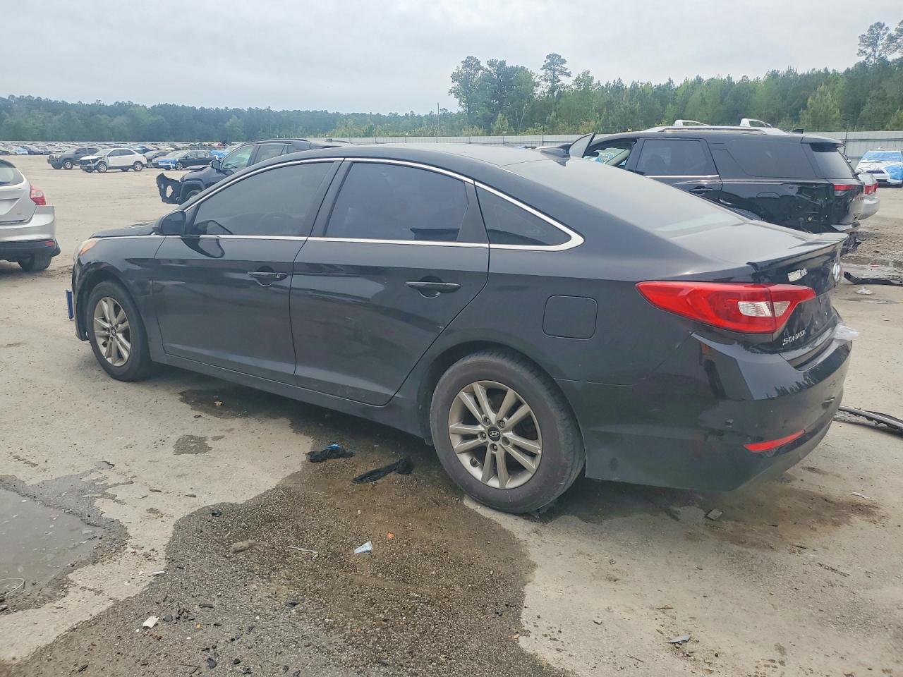 2017 HYUNDAI SONATA SE photo 2